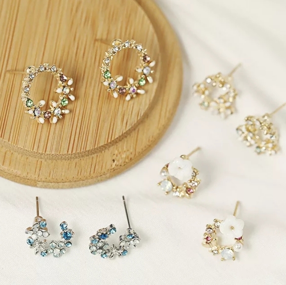 3 pair Flower Rounds Temperment Stud Earrings - Picture 8 of 8